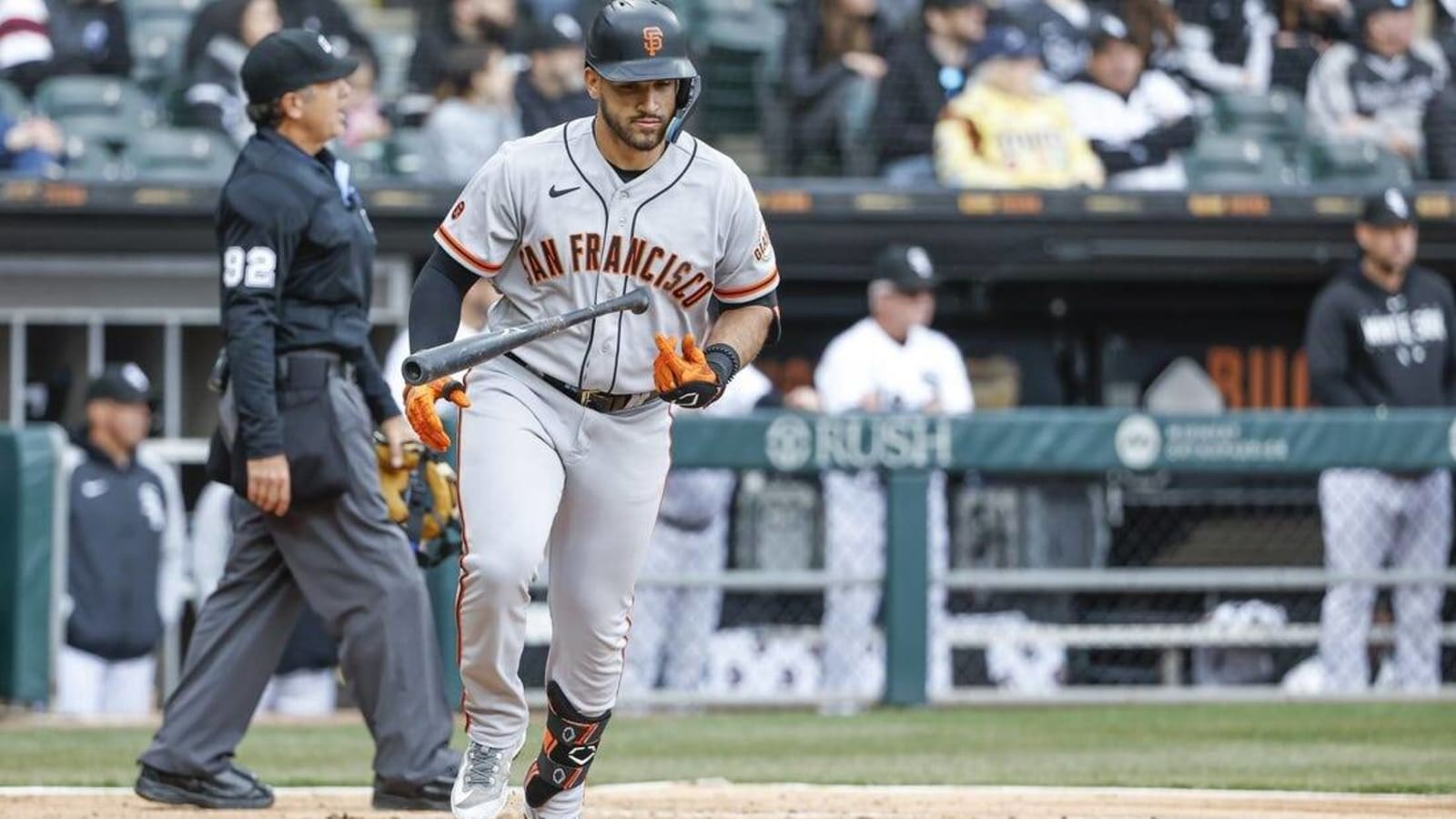 Giants pummel White Sox with seven home runs, win 12-3