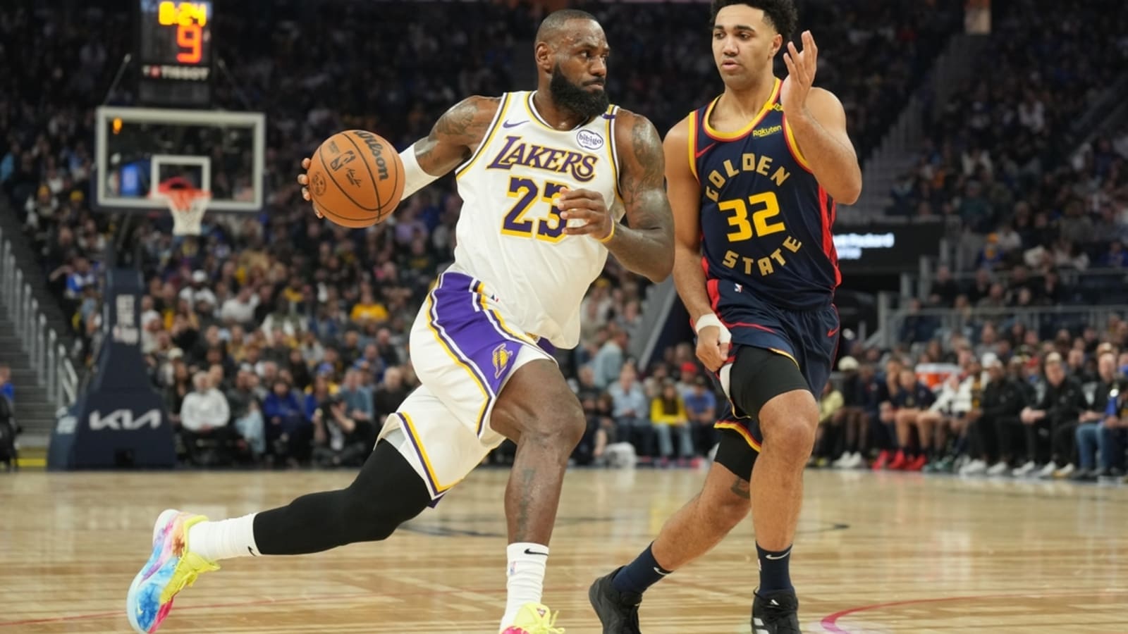 Anthony Davis, LeBron James lead Lakers past Warriors