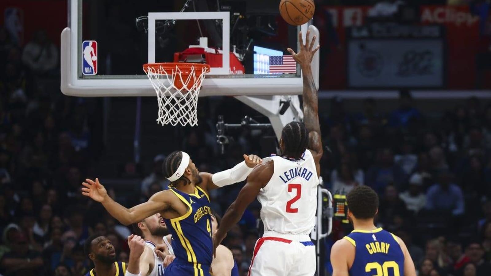 James Harden comanda e Clippers bate Warriors