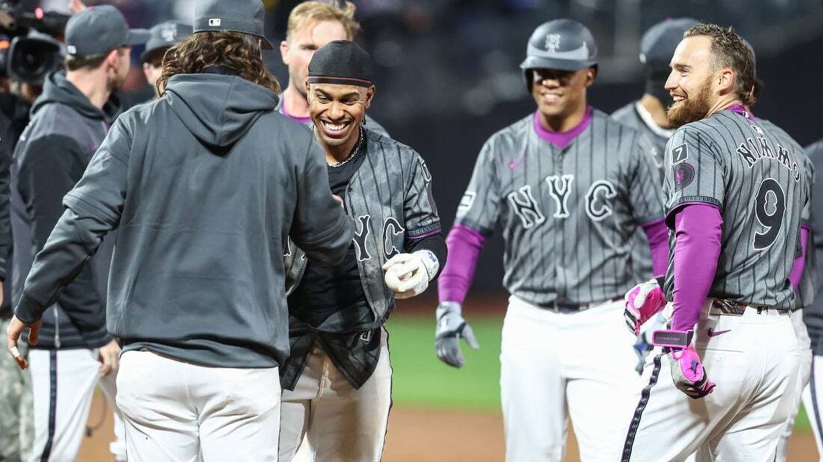 Mets ride late heroics into series finale vs. Blue Jays