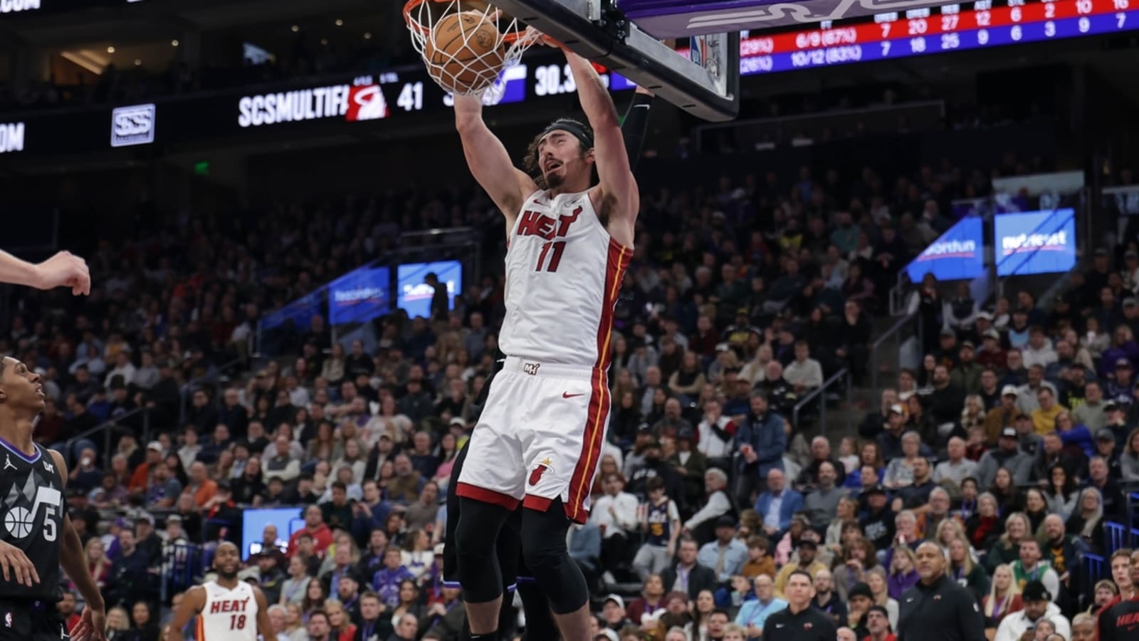 Coming off faltering finish, Blazers await Heat&#39;s visit
