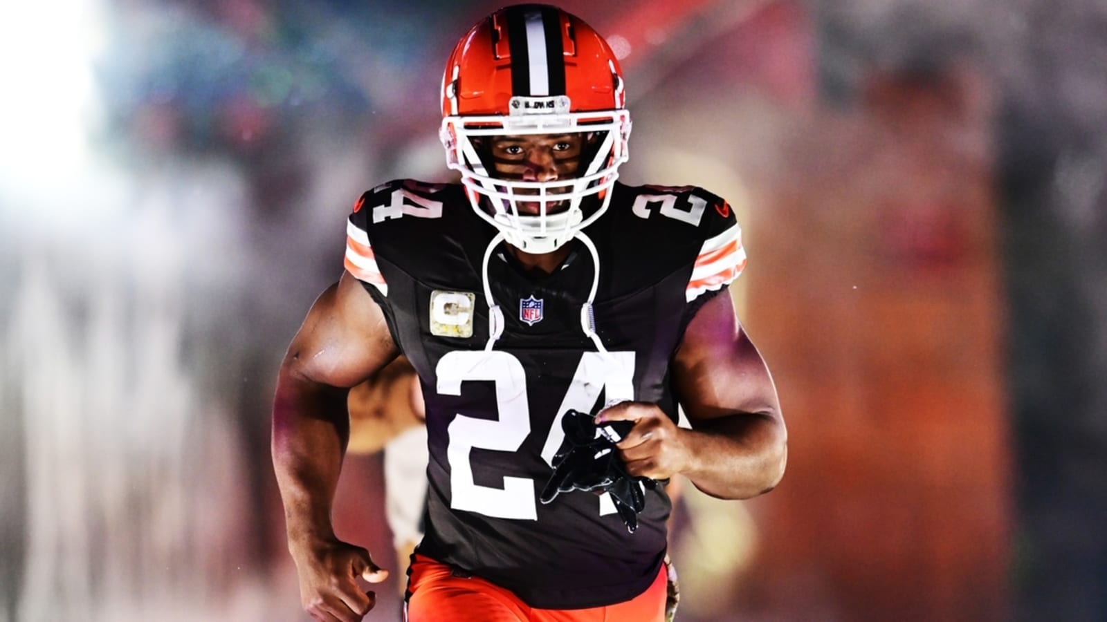 Texans officially sign RB Nick Chubb to one-year deal