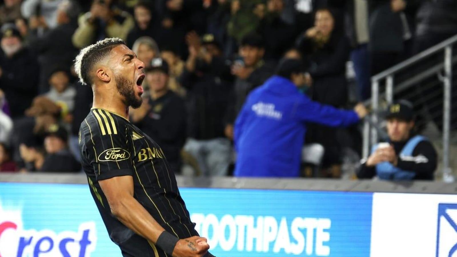 Denis Bouanga scores twice as LAFC rout Nashville SC