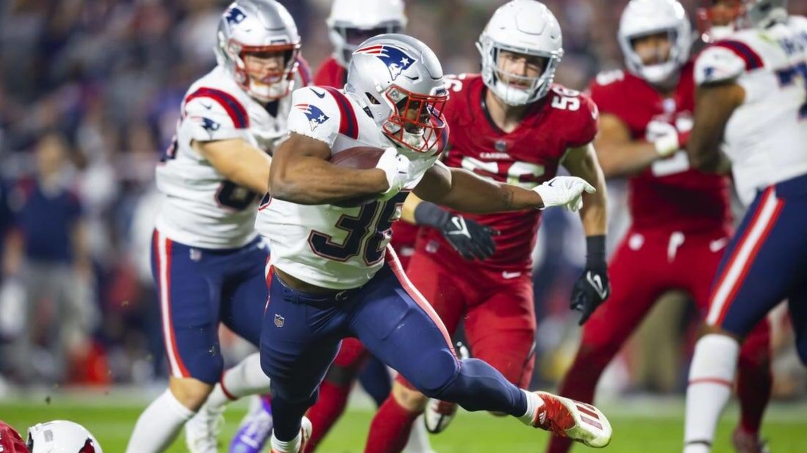 Patriots lean on defense to overpower Cardinals