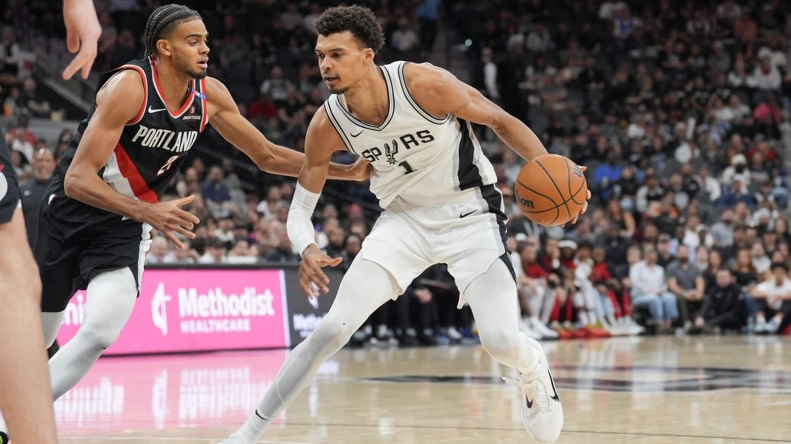 Spurs spread the points around in defeating Blazers