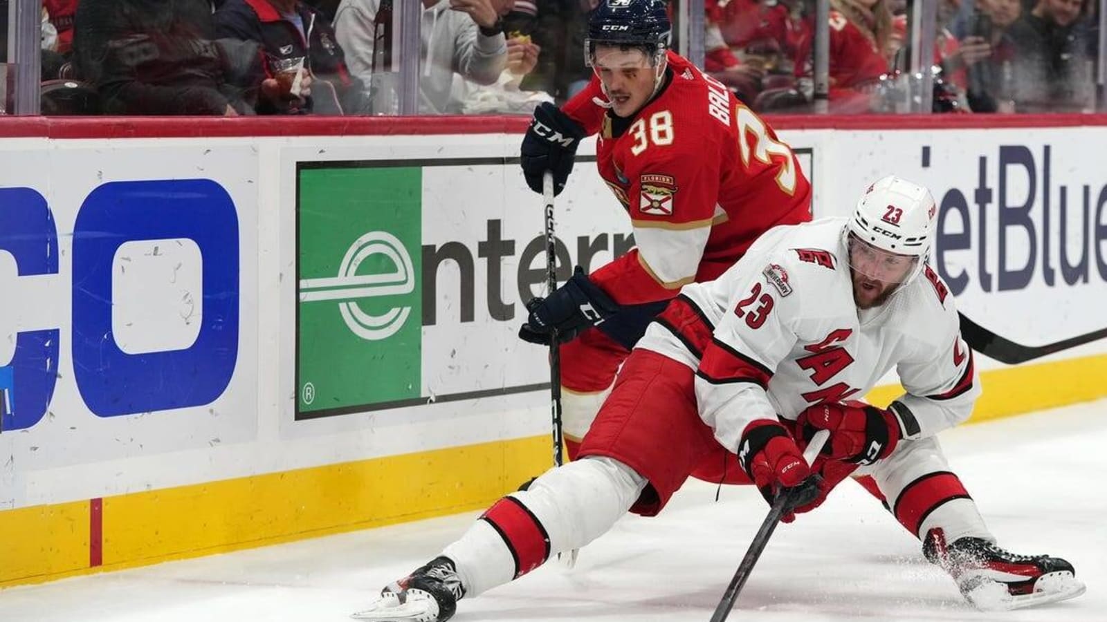 Spencer Knight stops 40 shots as Panthers blank Hurricanes