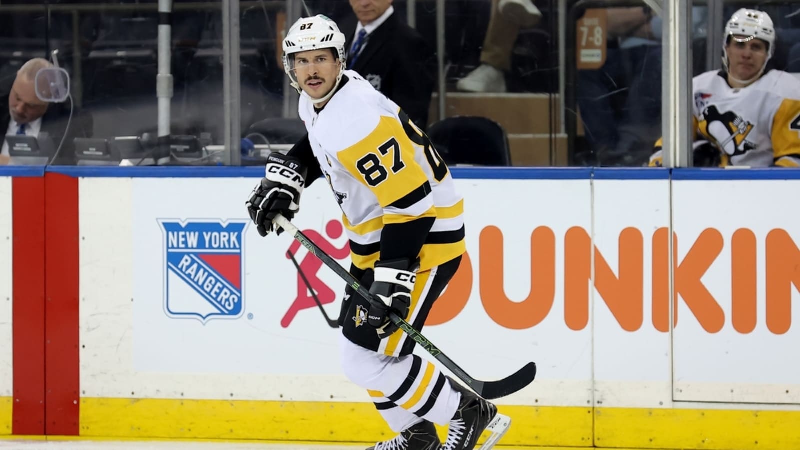 Pens, Habs going in opposite directions ahead of matchup