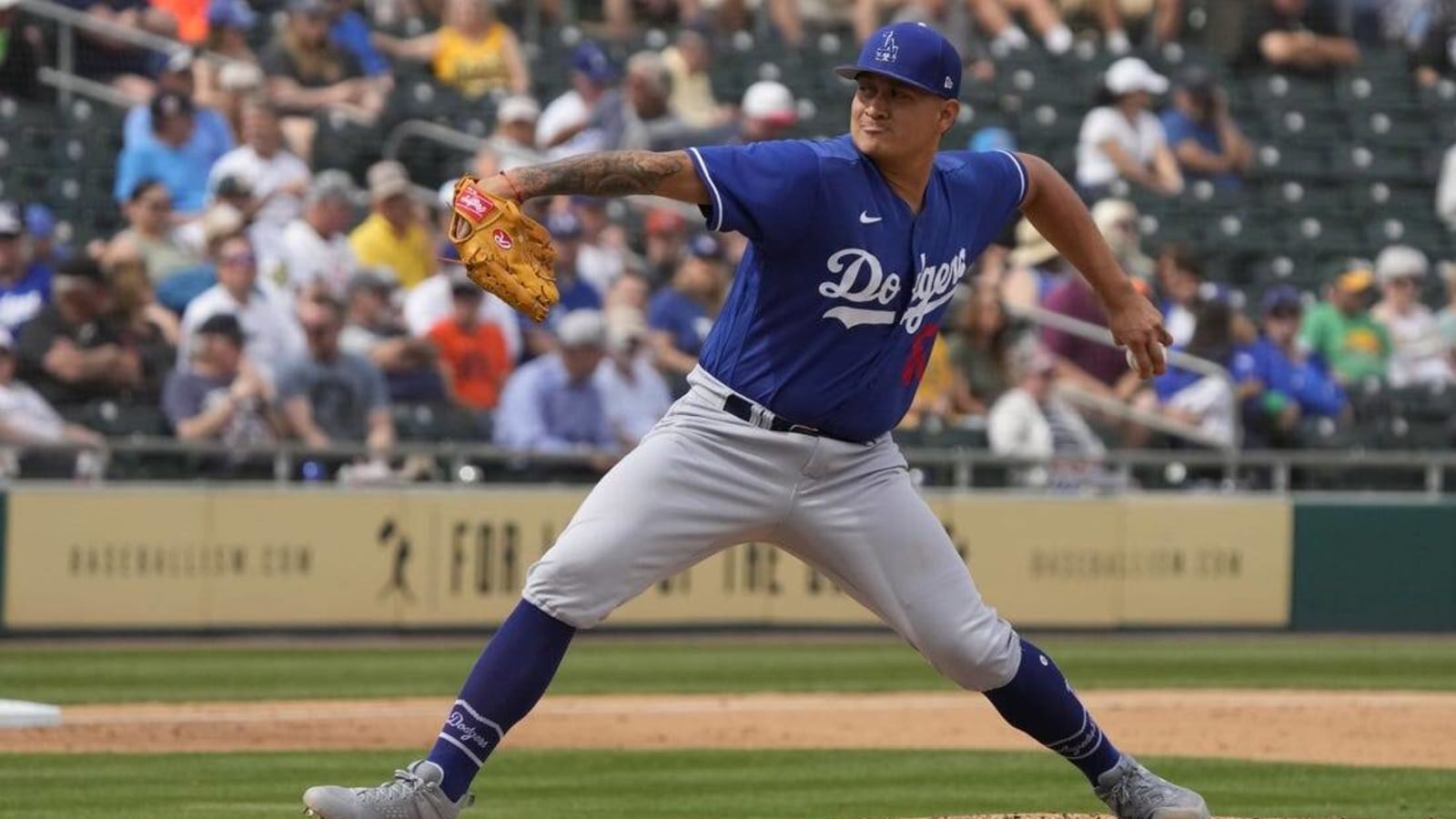 Dodgers recall LHP Victor Gonzalez, DFA RHP Jake Reed
