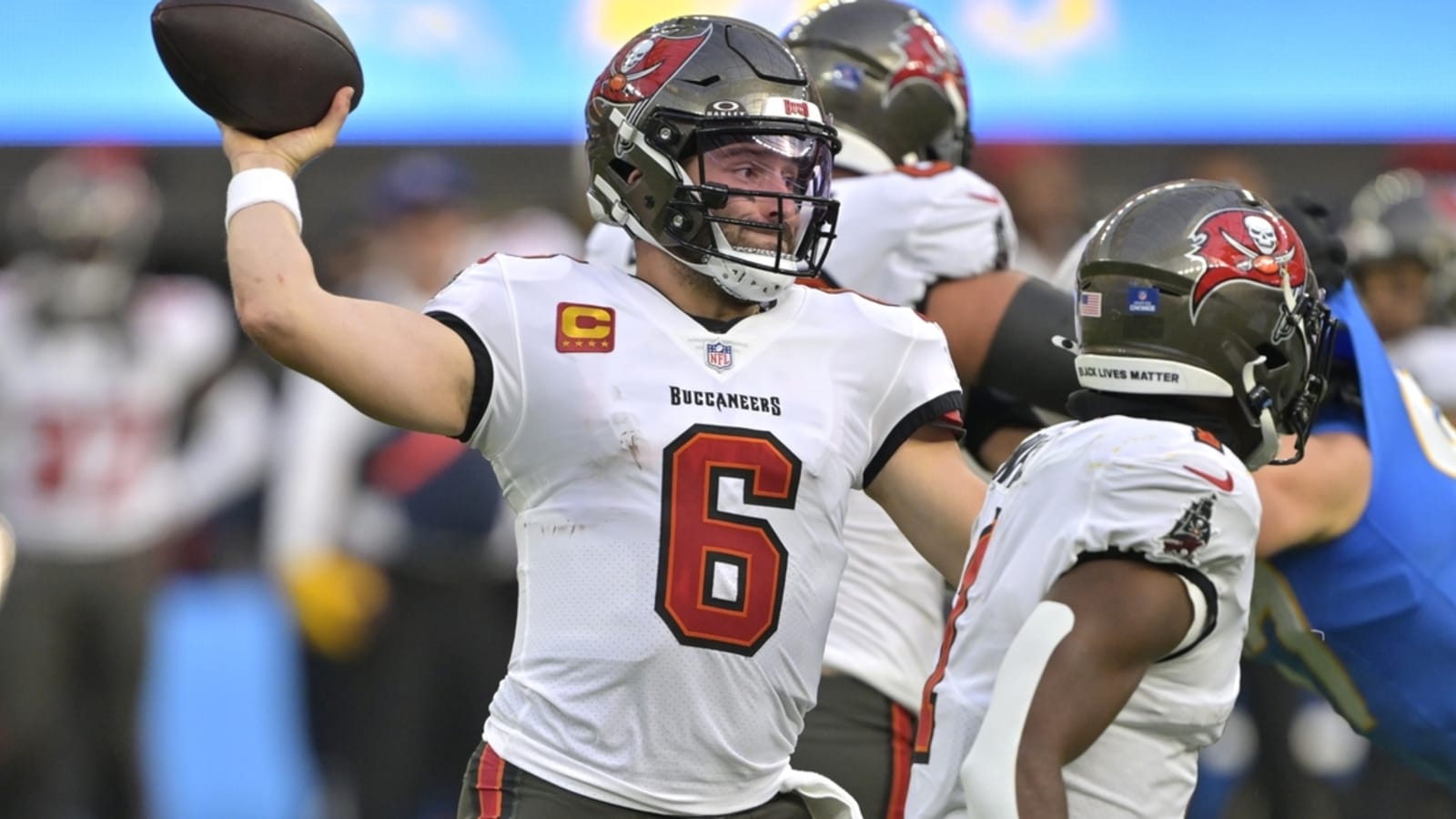 Mike Evans, Buccaneers pummel Chargers