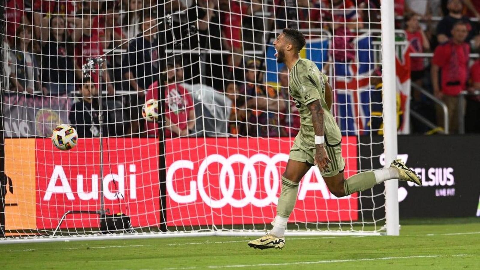 Denis Bouanga&#39;s brace gives LAFC first road win