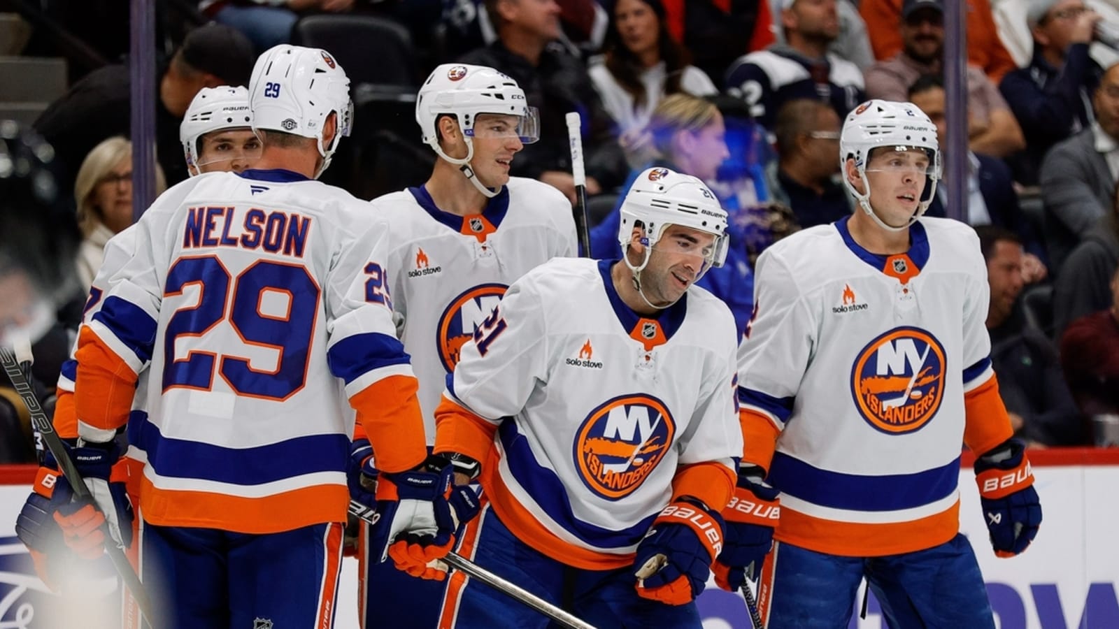 Blues look to snap two-game skid, host Islanders
