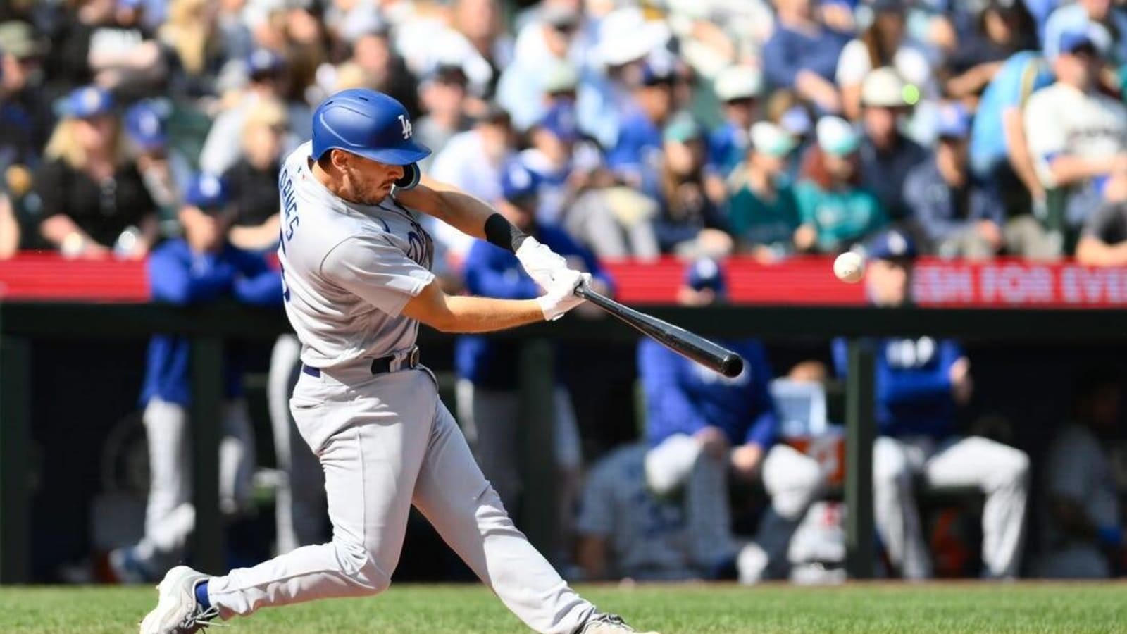 Red-hot Dodgers sweep Mariners
