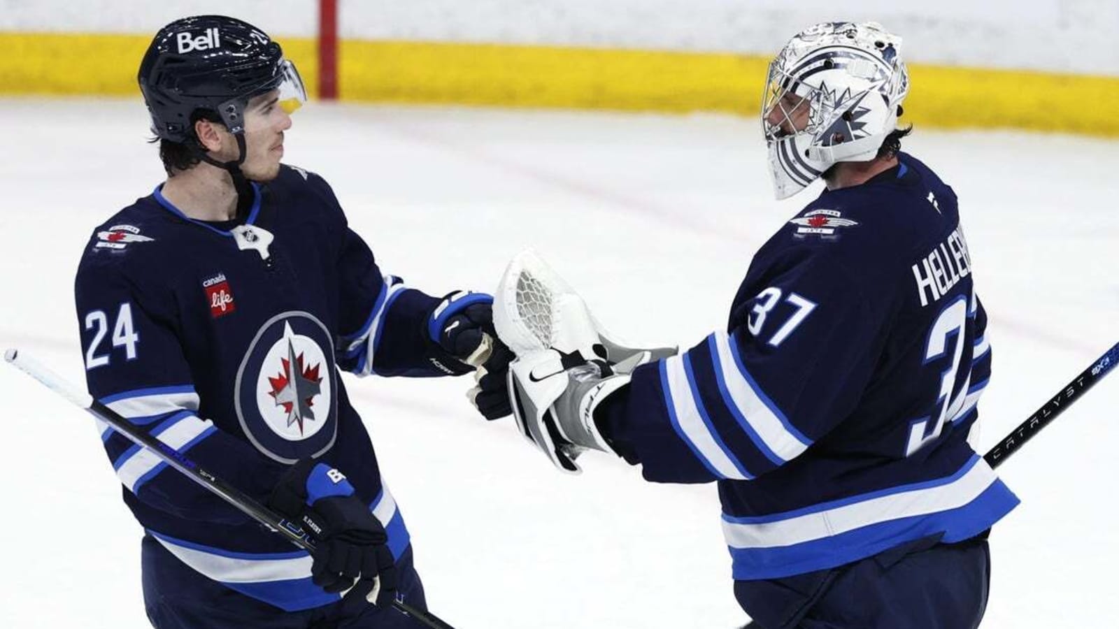 NHL roundup: Jets end Blues&#39; record win streak