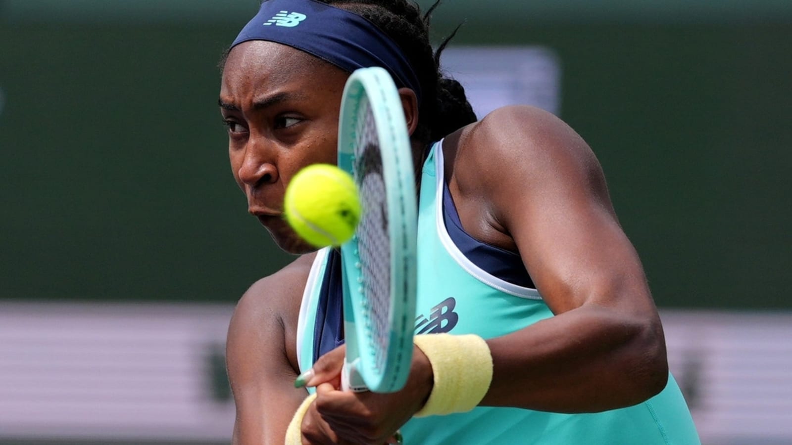 Coco Gauff double-bagels Sofia Kenin in Miami