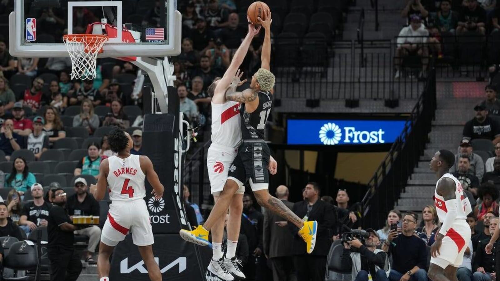 Scottie Barnes powers Raptors&#39; comeback win over Spurs in OT