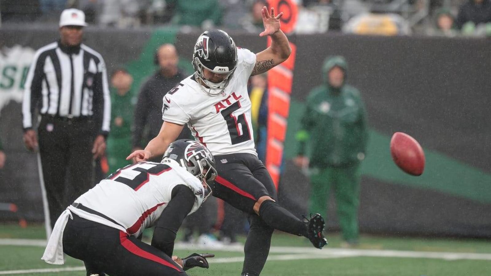 Falcons do just enough to get past Jets 13-8