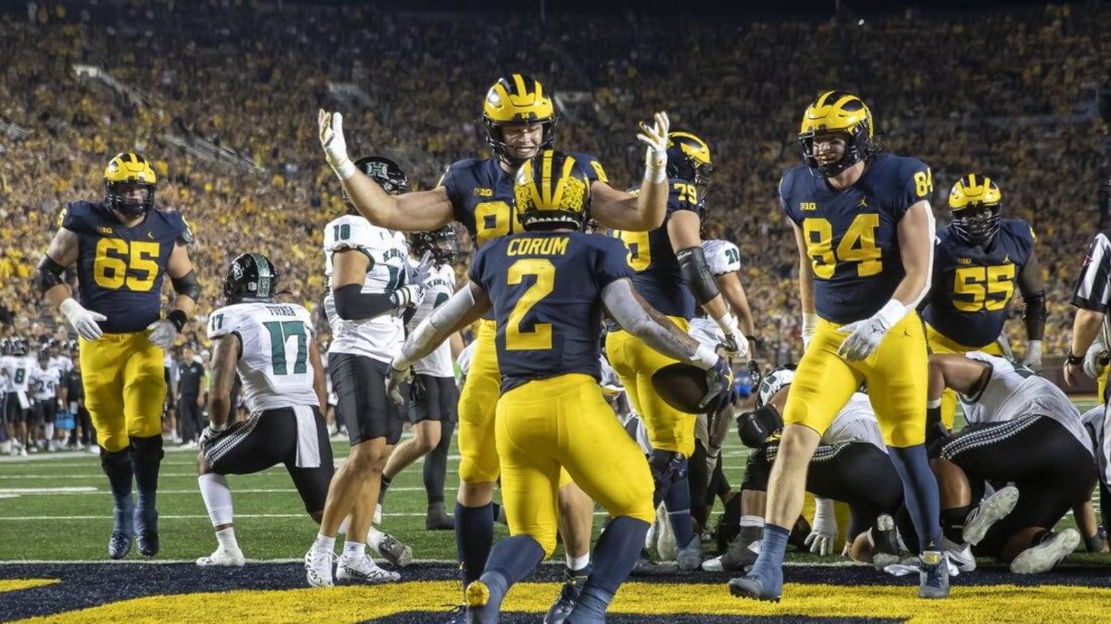 No. 4 Michigan trounces Hawaii, 56-10