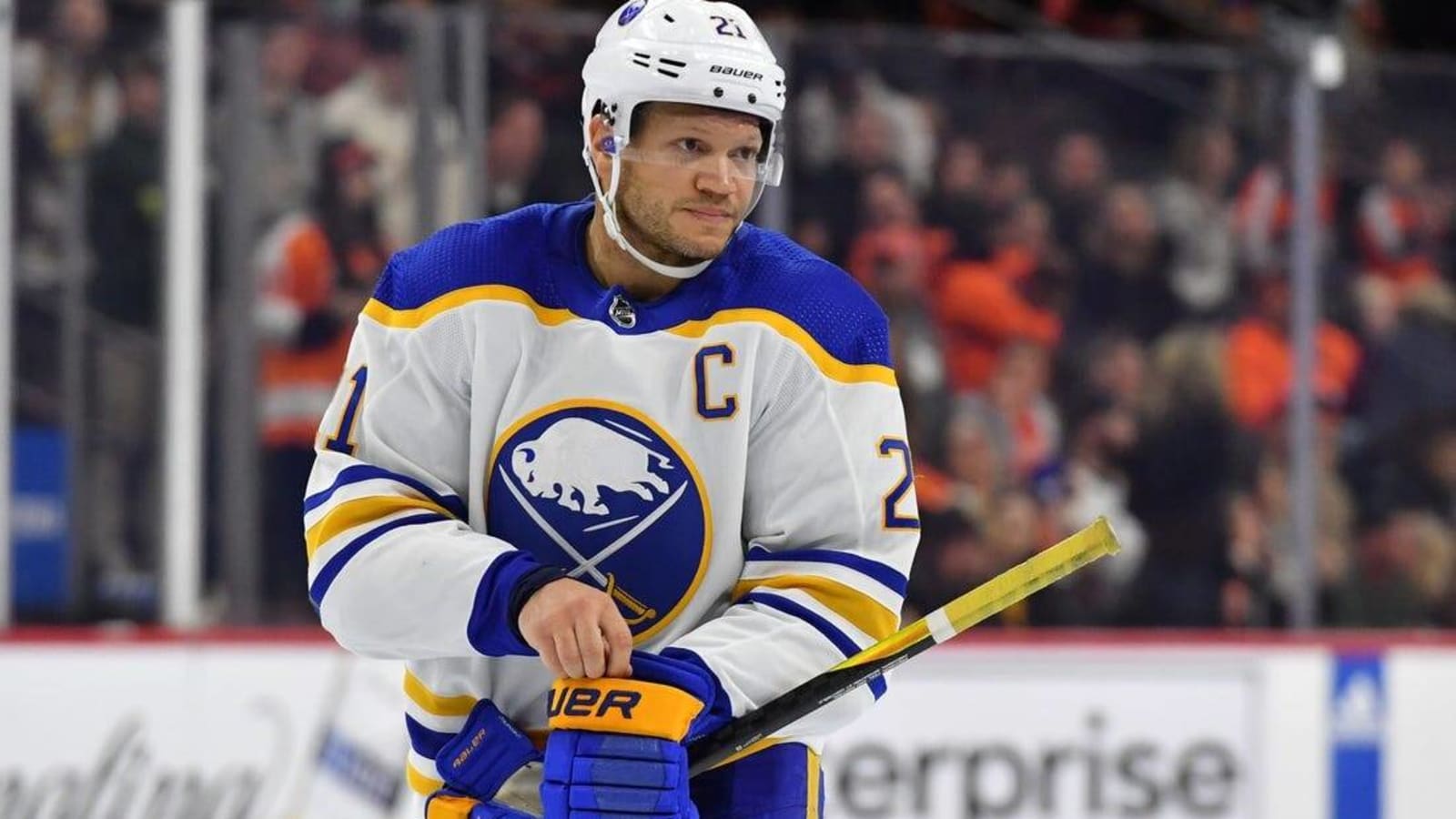 Sabres re-sign F Kyle Okposo to 1-year deal