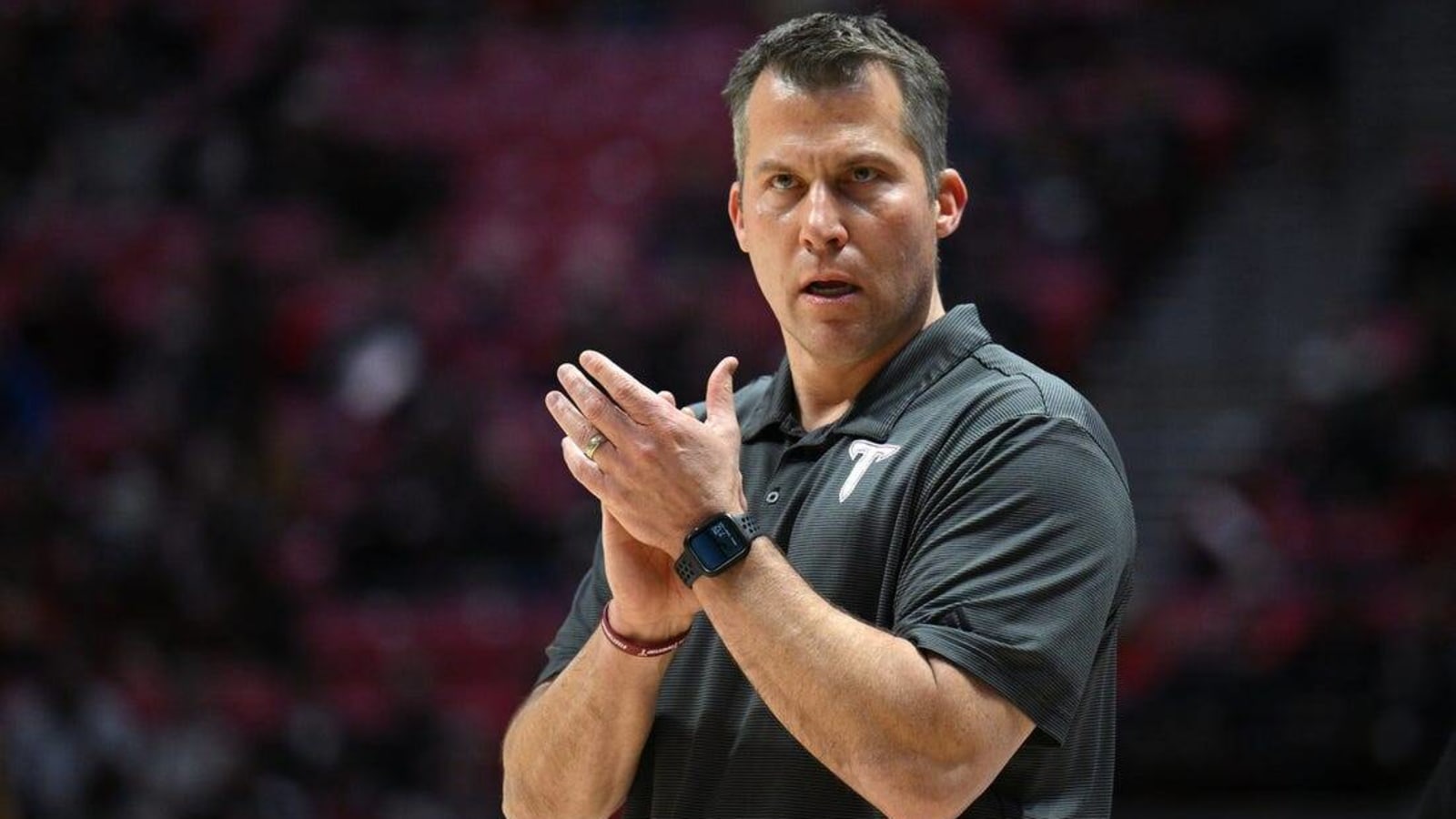 Report: Troy coach Scott Cross lands extension