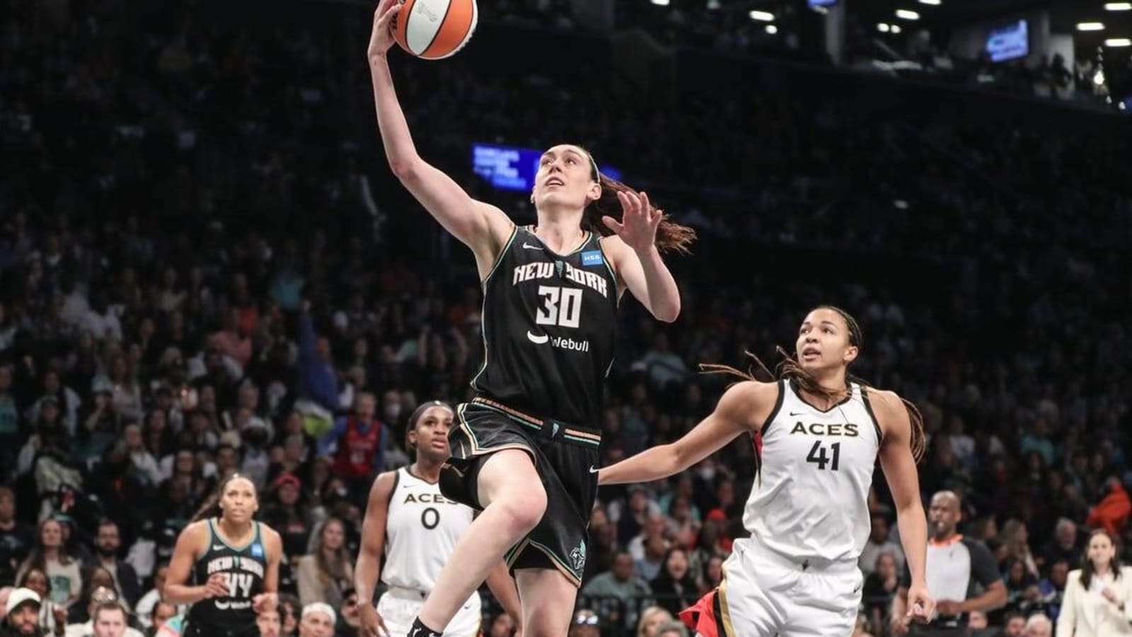 Report: Breanna Stewart returns to Liberty on 1-year deal