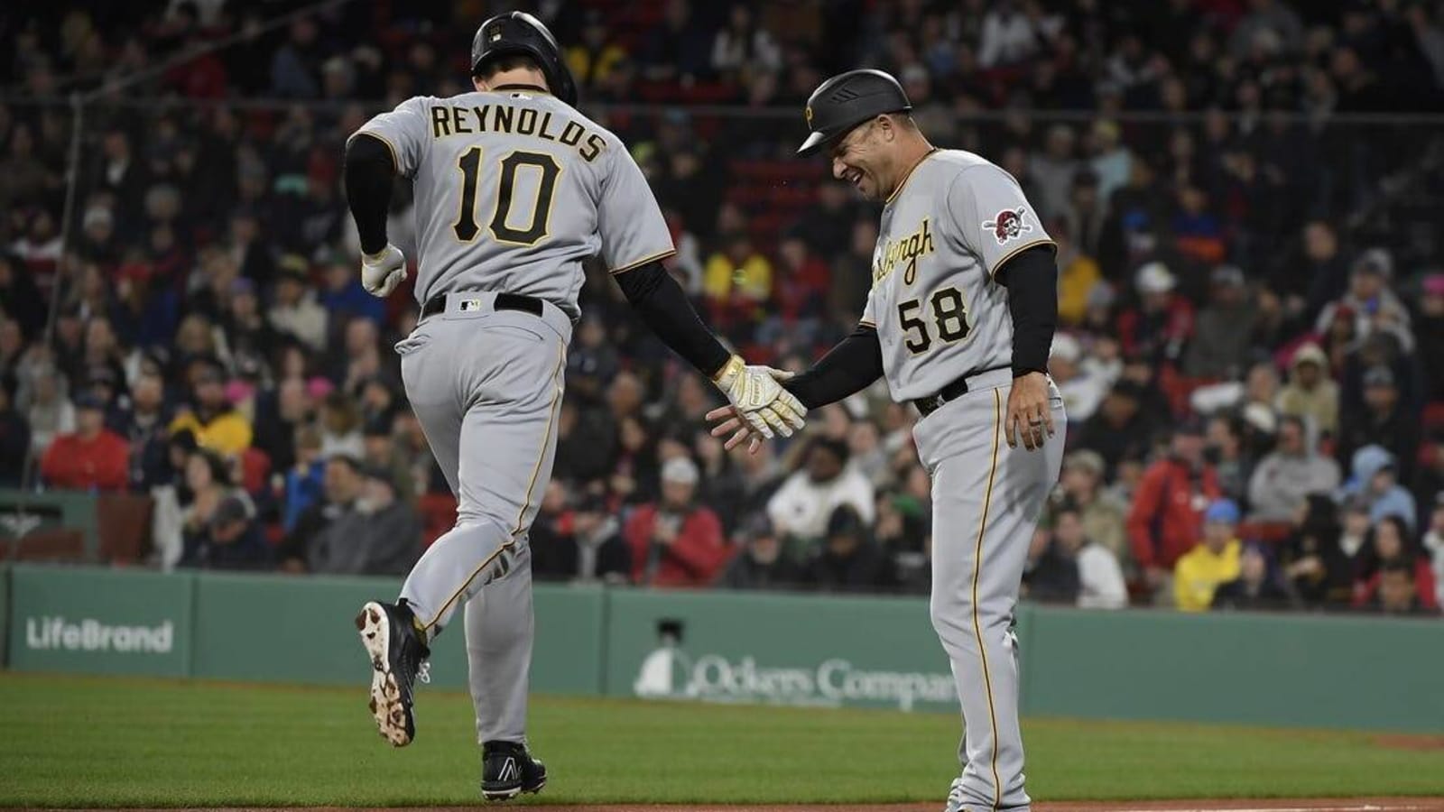 Bryan Reynolds homers again as Pirates down Red Sox