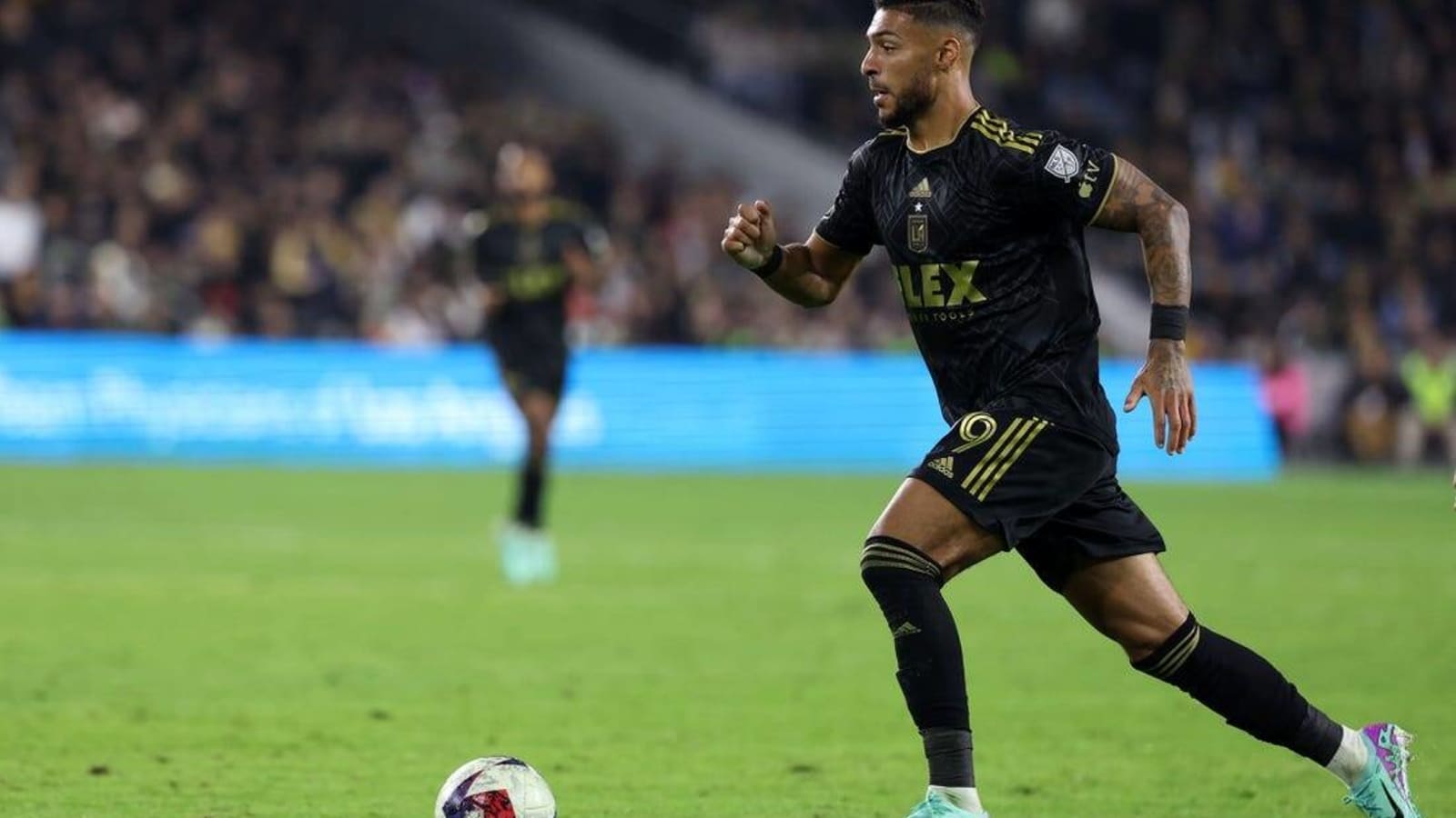 LAFC, facing Crew, chase second straight MLS Cup title