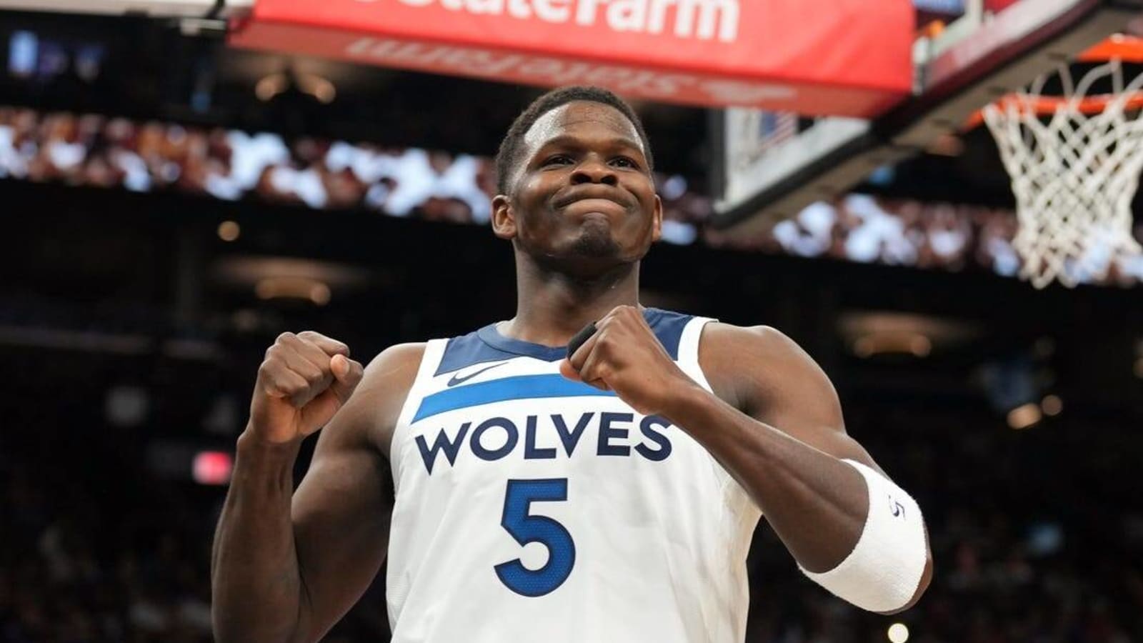 NBA roundup: Wolves finish off sweep of Suns