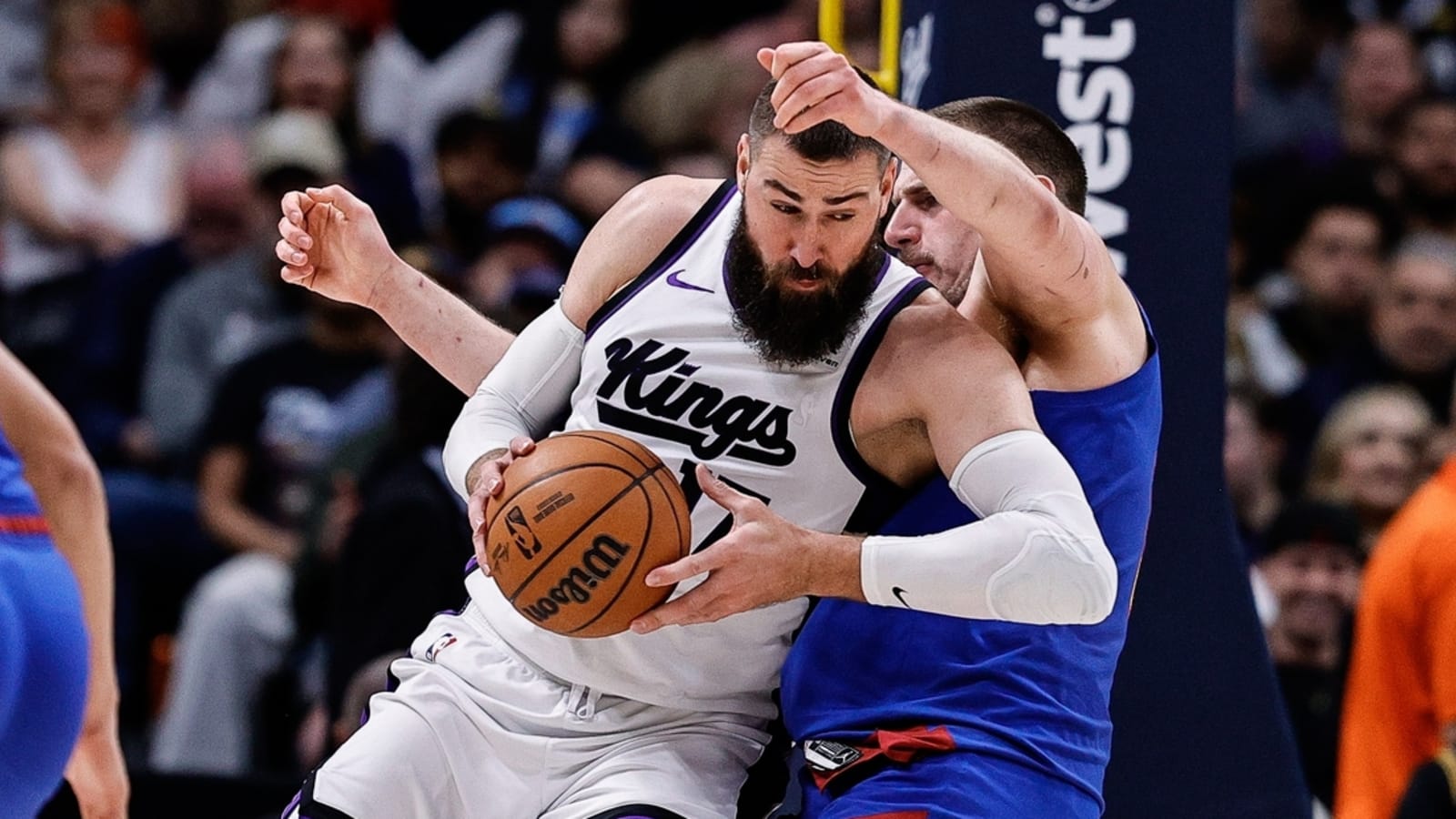 Fourth-quarter spree sends Nuggets past Kings