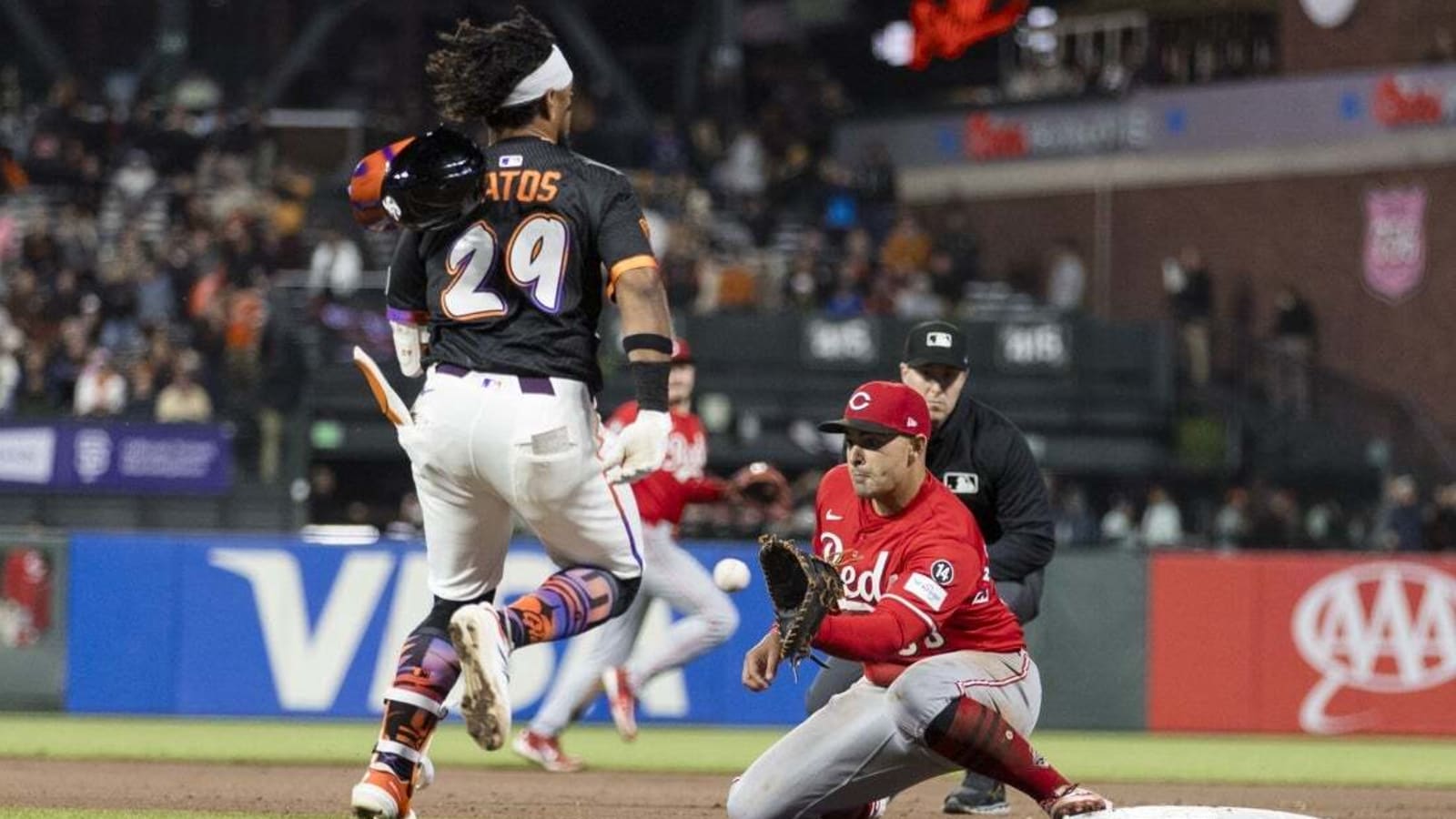 Nick Lodolo spearheads Reds&#39; shutout of Giants