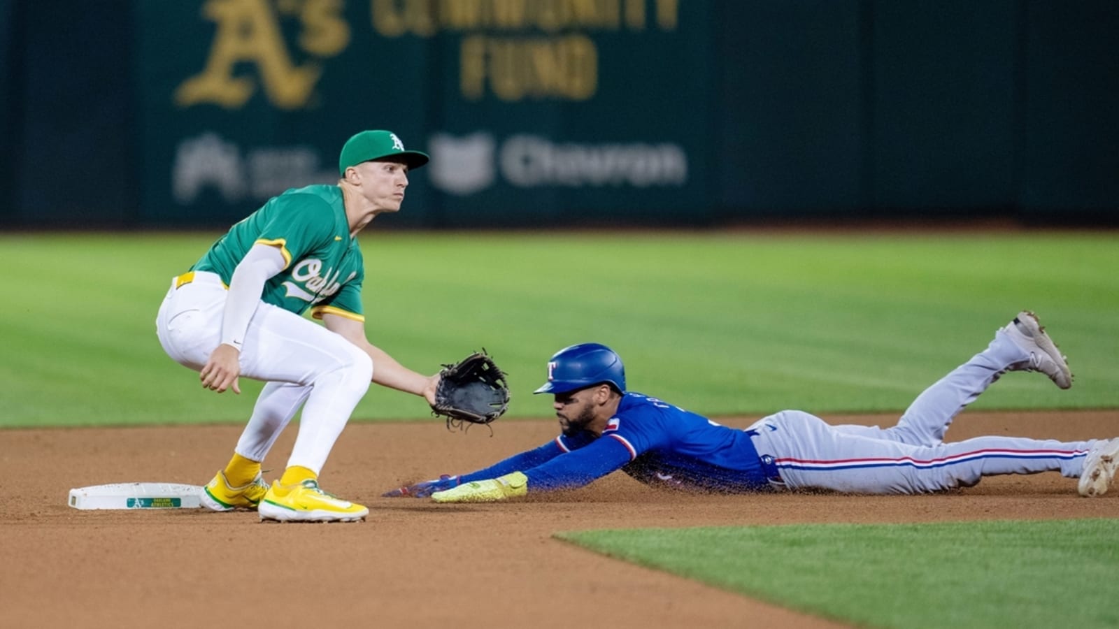 A&#39;s slip by Rangers in bottom of 9th