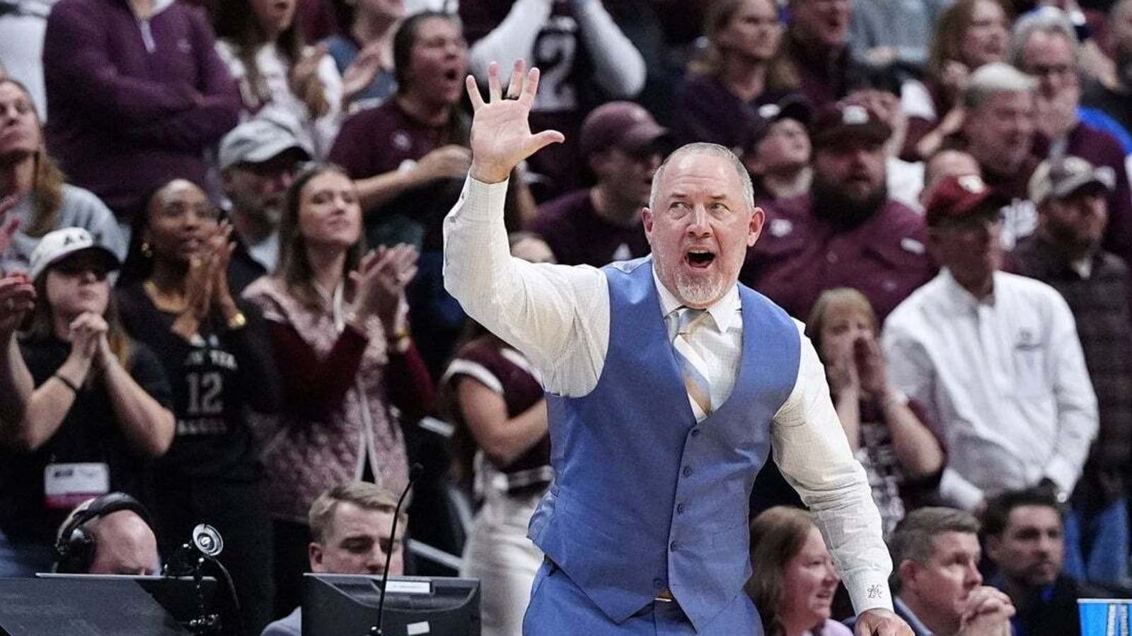 Maryland hires Texas A&M&#39;s Buzz Williams as coach