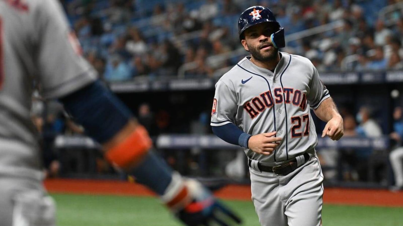 Sizzling Astros shoot for series sweep of Rays