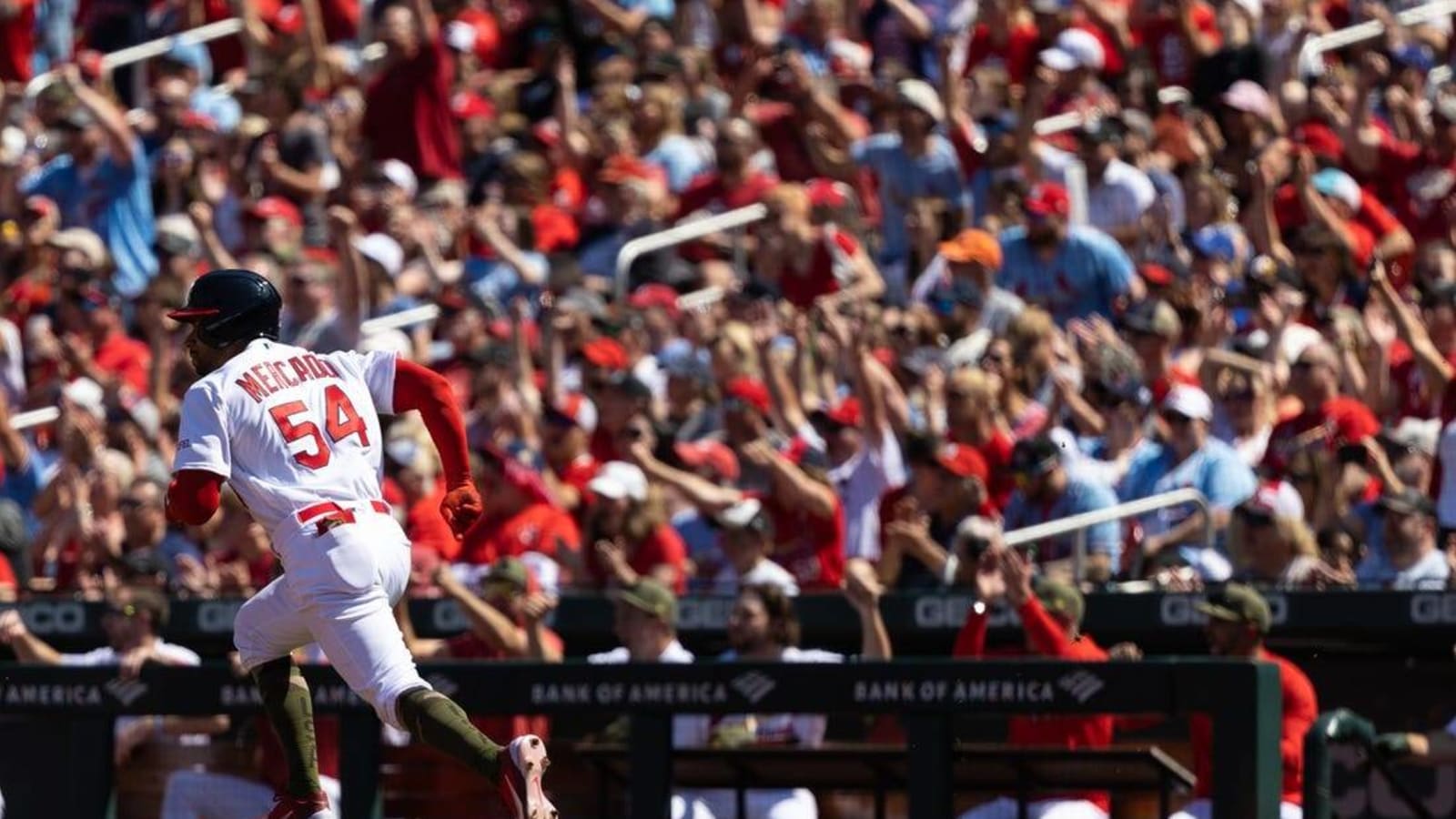 Surging Cardinals double up Dodgers, take series