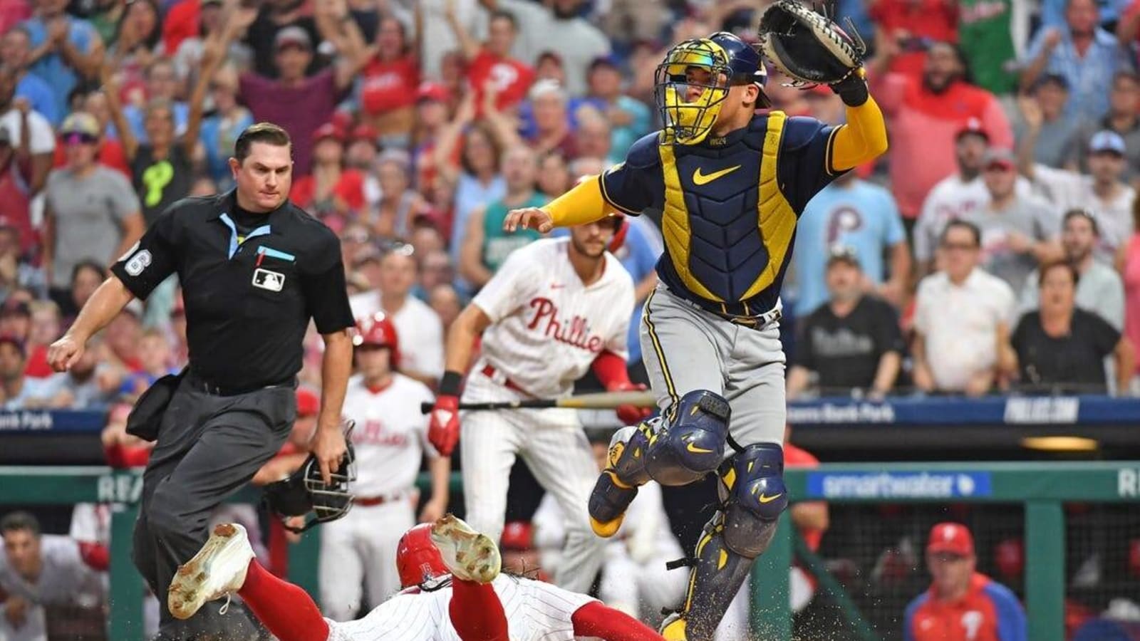 William Contreras&#39; 3-hit game guides Brewers past Phillies