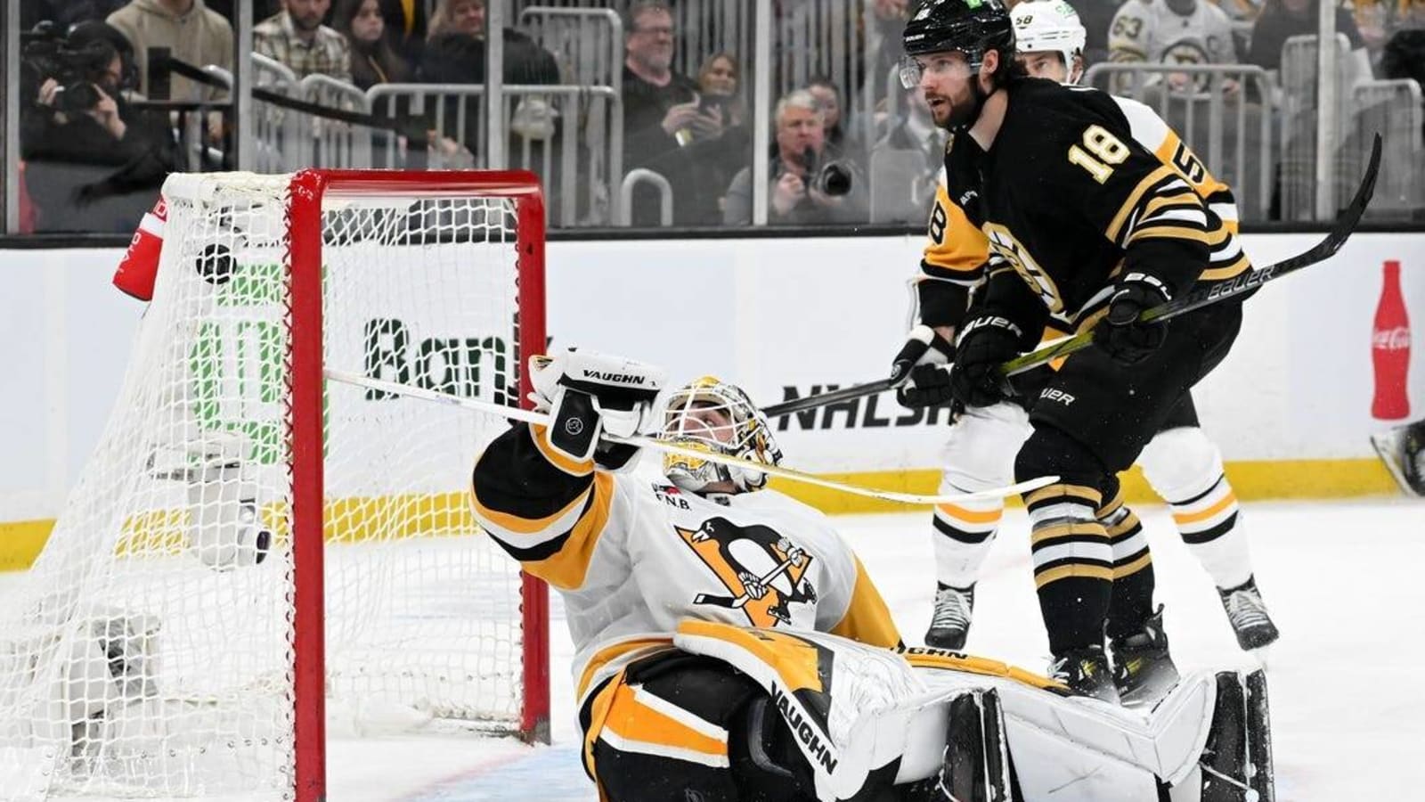 Win over Penguins gives Bruins lead in Atlantic