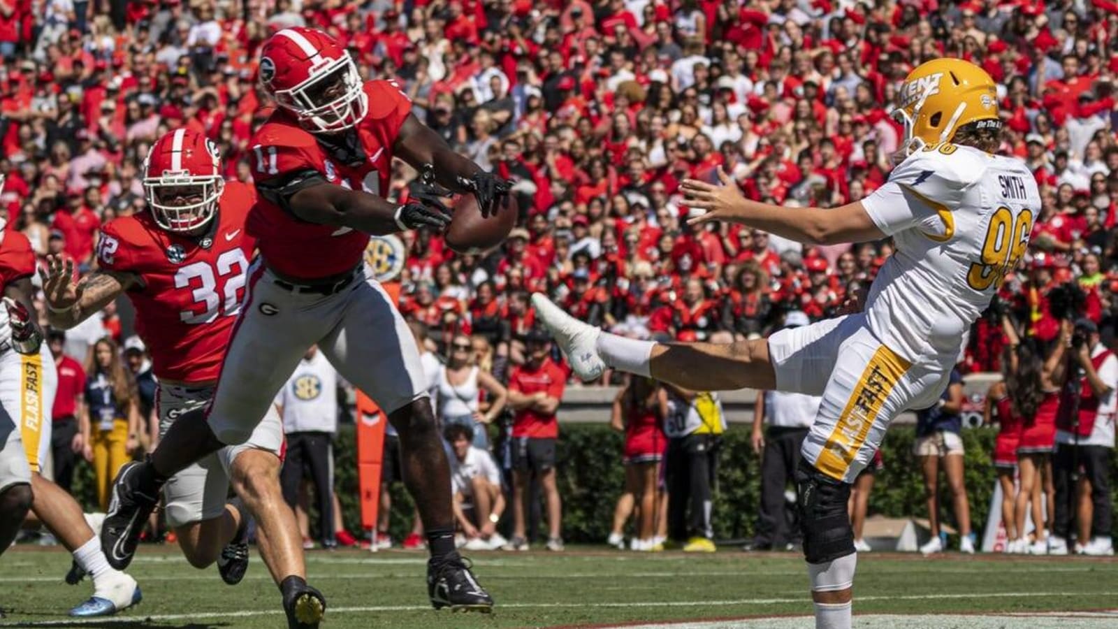 Brock Bowers rushes No. 1 Georgia past Kent State