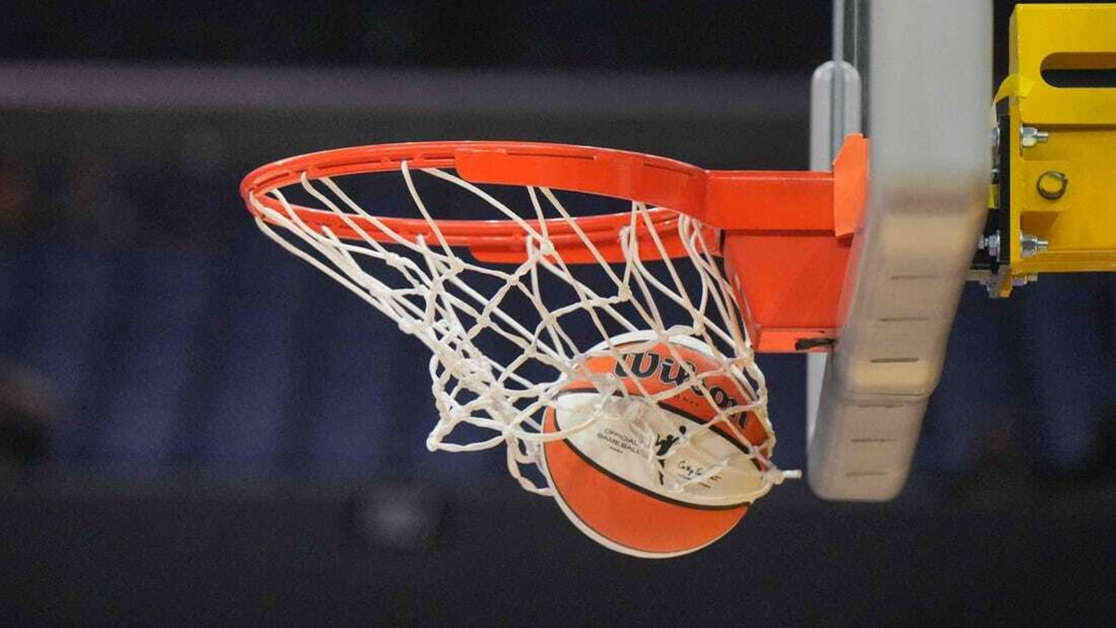 Storm wrap up 9-game homestand by dispatching Dream