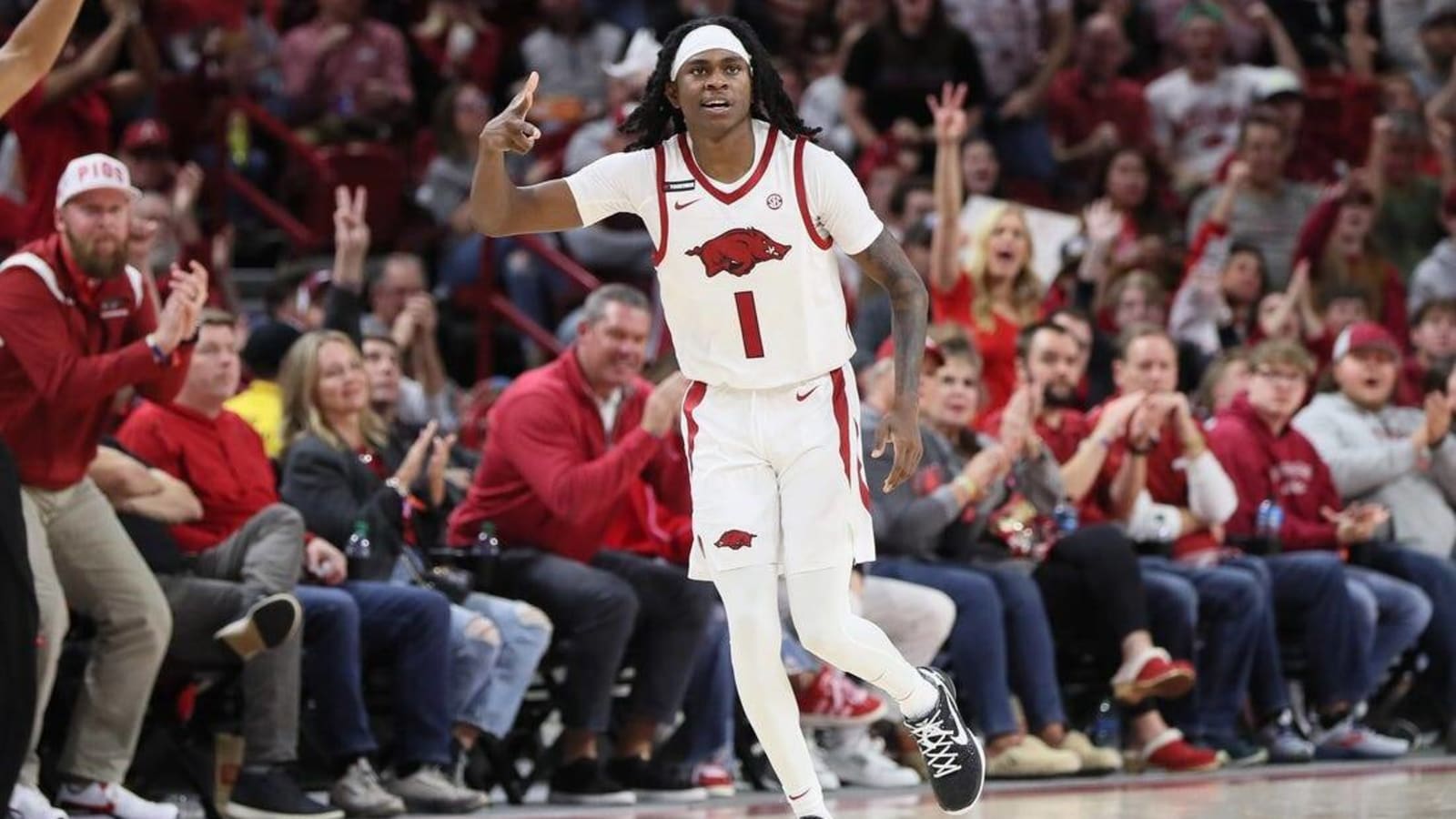 Keyon Menifield Jr. powers Arkansas past UNC Wilmington