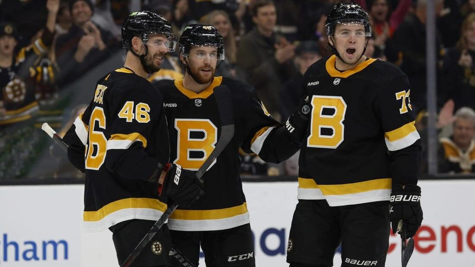 David Krejci makes 1,000th game special as Bruins rout Flyers 6-0