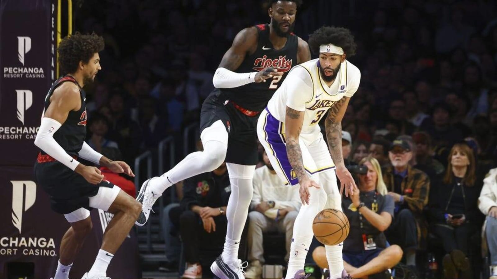 Without LeBron James, Lakers put away Blazers