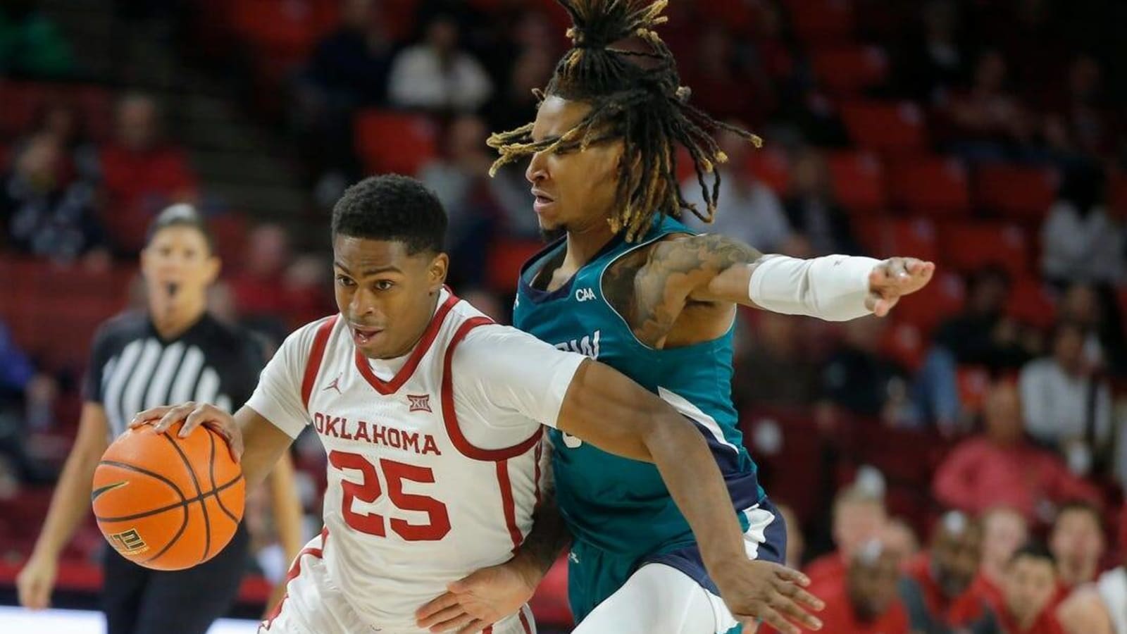 Oklahoma uses balanced attack in cruising past UNC Wilmington