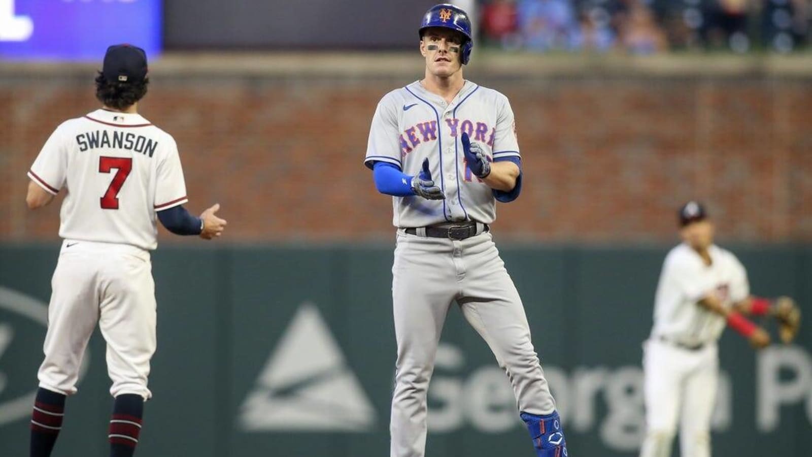 Mets blast four home runs to down Braves