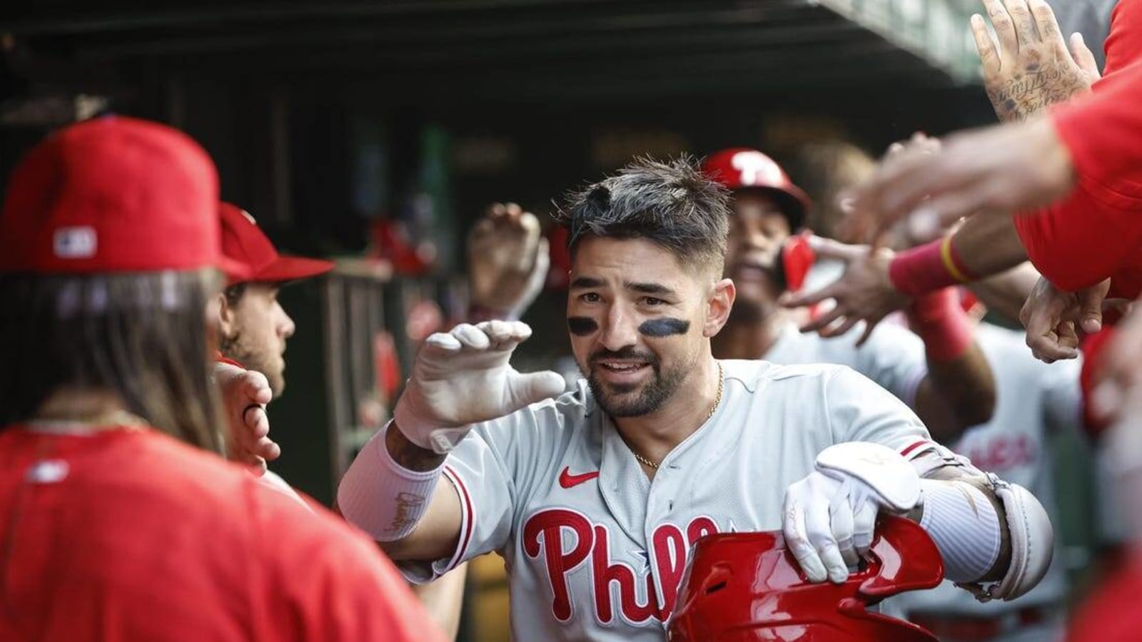 Phillies continue road dominance, get past Cubs