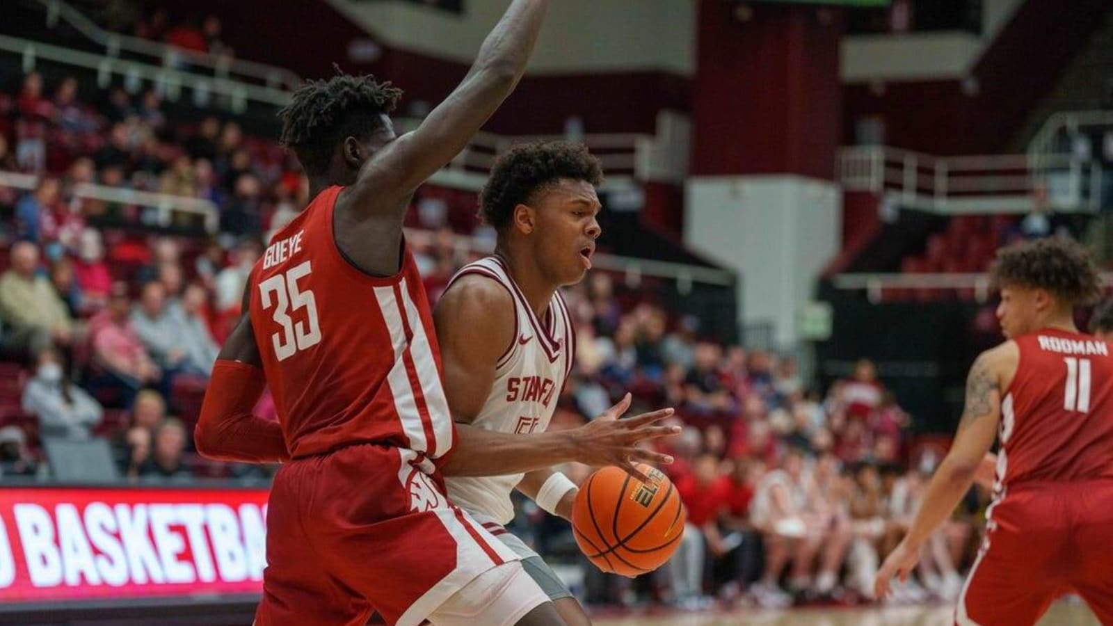 Washington State runs win streak to 4 by edging Stanford