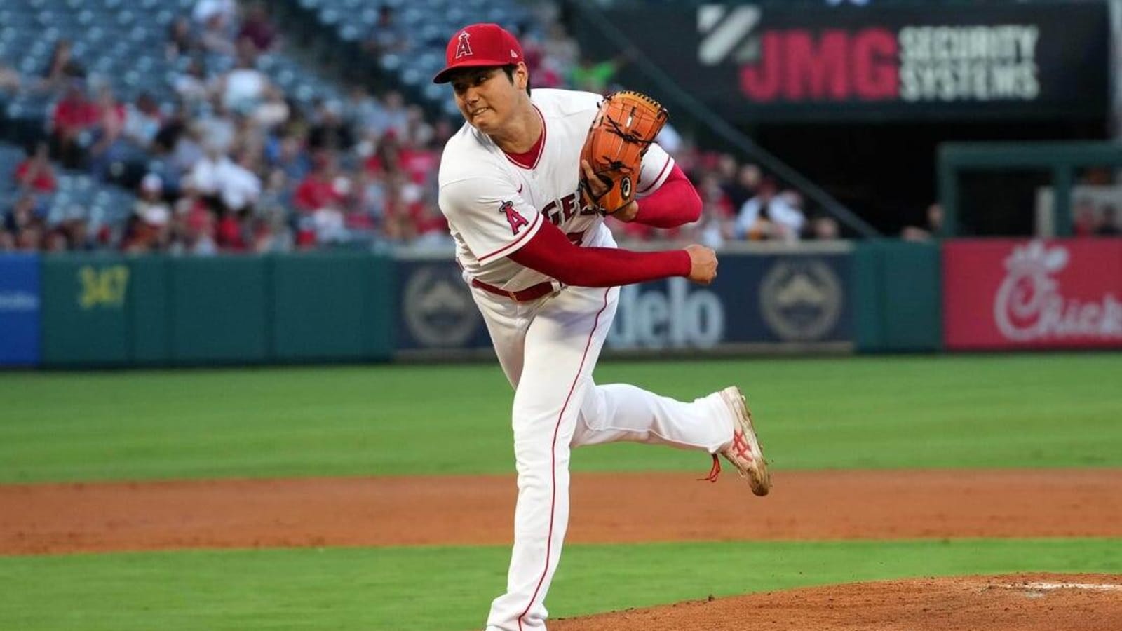 Mariners rally in ninth inning as Angels&#39; defense collapses