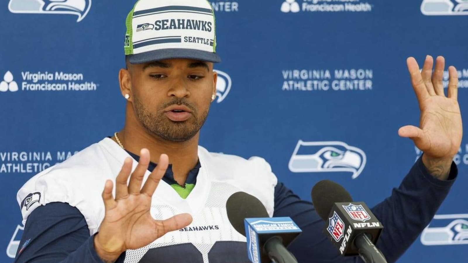 Reports: Seahawks S Jamal Adams has broken left middle finger