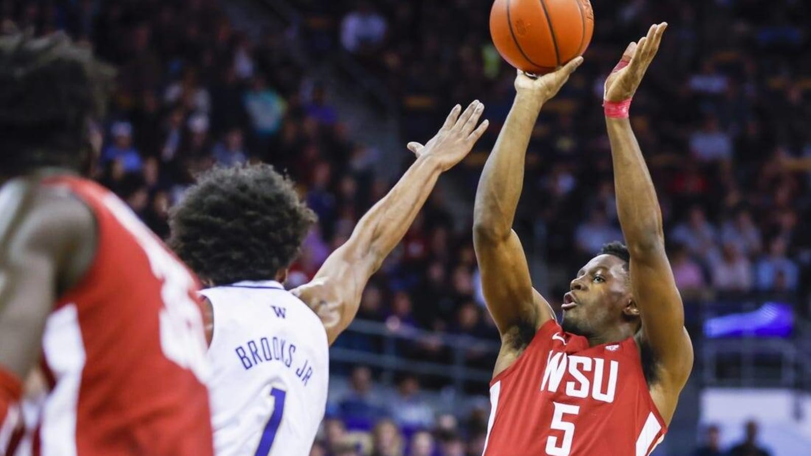 TJ Bamba&#39;s 36 points pace Washington State to sweep of Washington