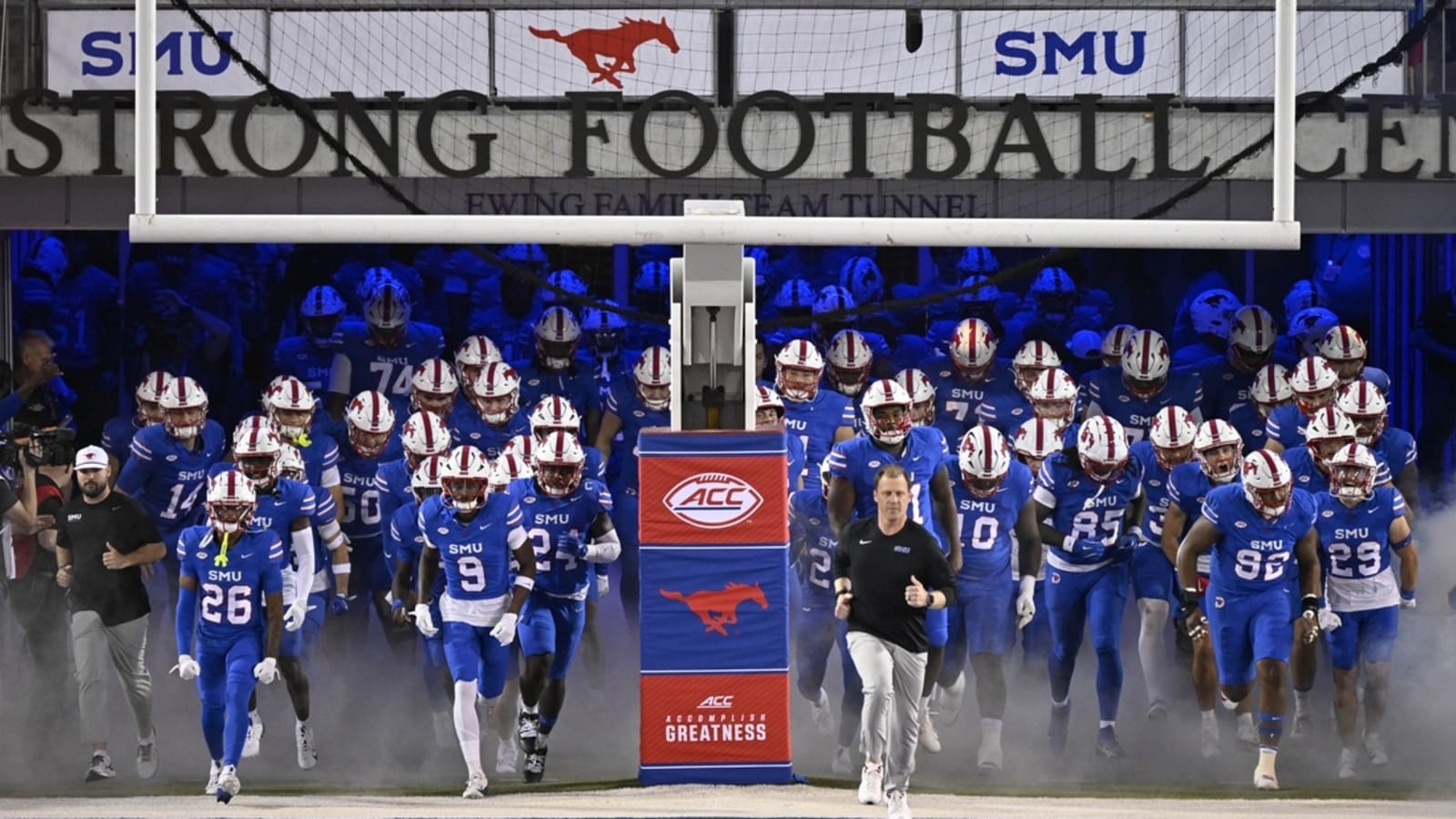 Matt Leinart&#39;s QB son commits to SMU