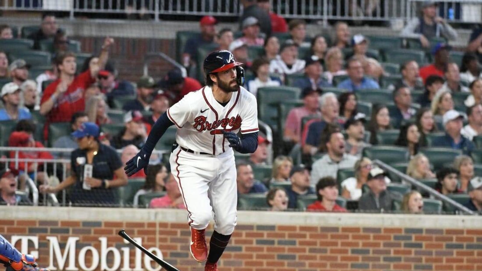 Braves sweep Mets, pull within 1 game of NL East crown