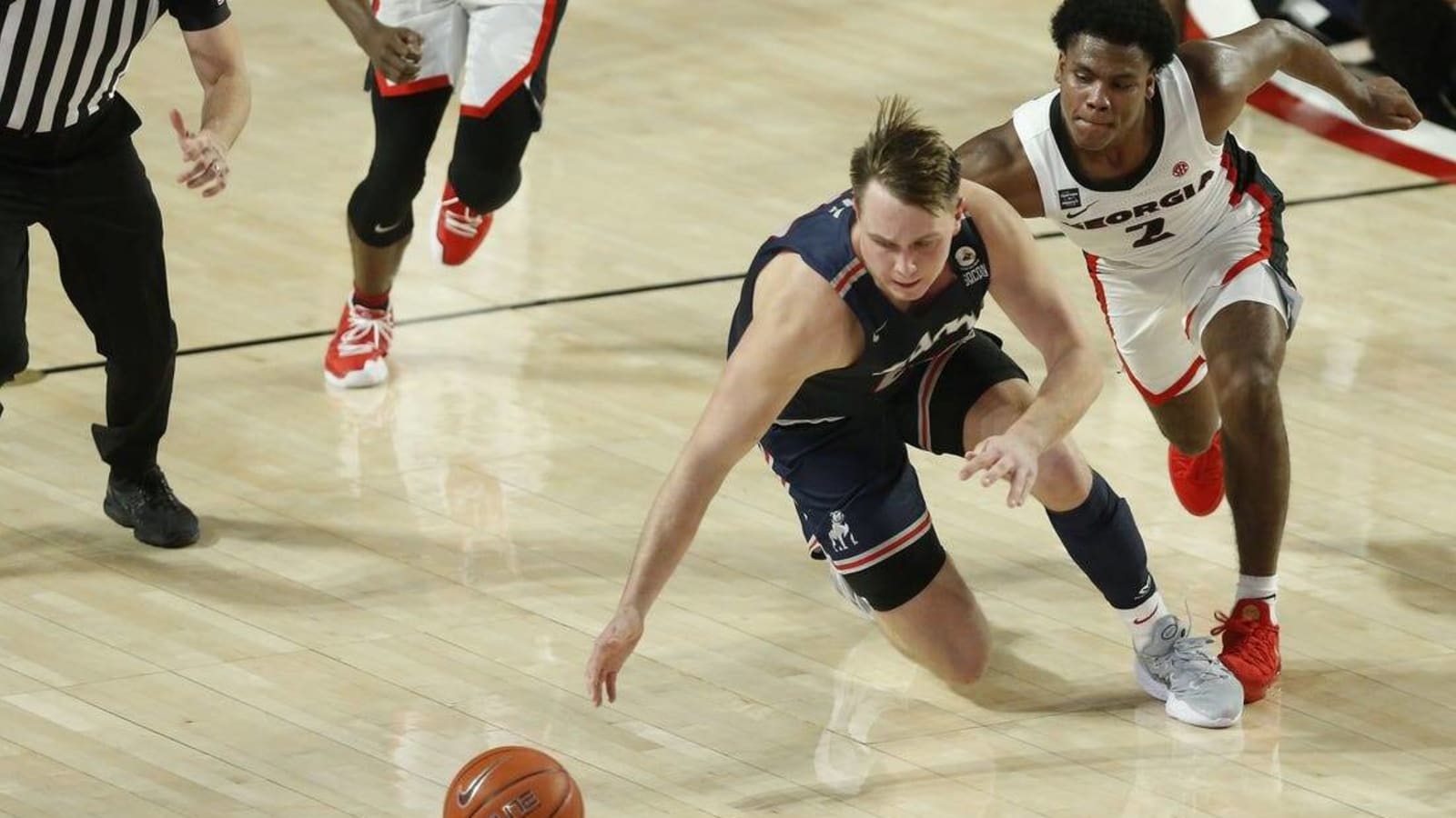 DePaul ekes out OT win over Samford